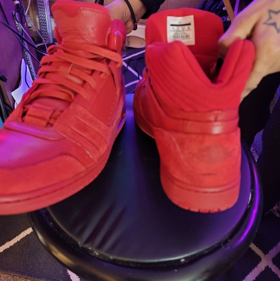 Shoes - Picture 3 of 4